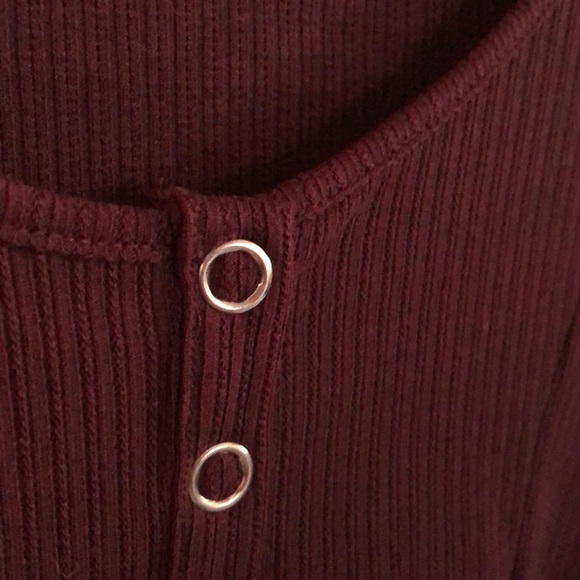 long sleeve cropped top - Picture 2 of 2